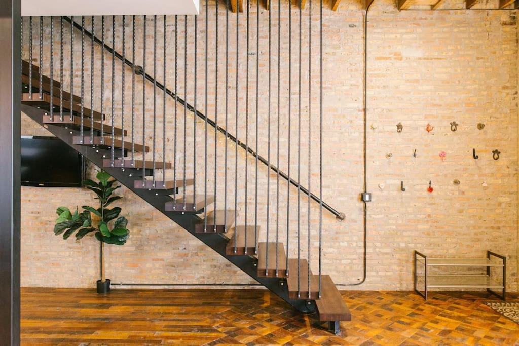 Chicago Mid-Century Gem Steps From United Center别墅 外观 照片